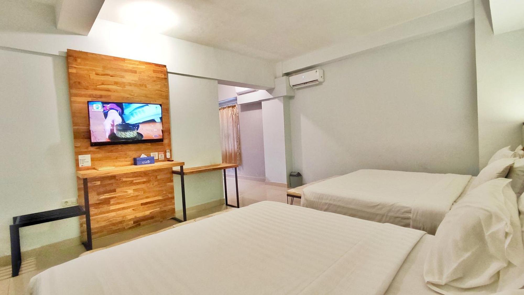 Votel Hotel Charis Tuban Tuban  Екстер'єр фото
